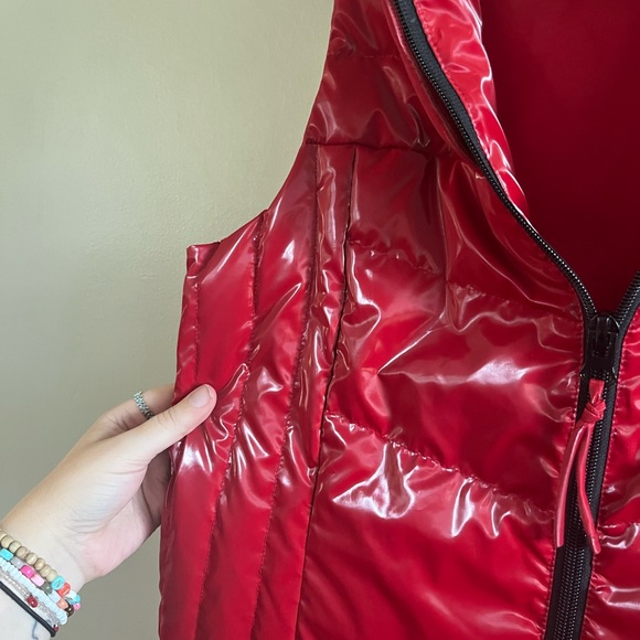 Anorak The Stitched Fashion Puffer Vest Red Vinyl woman’s Small - Picture 4 of 6